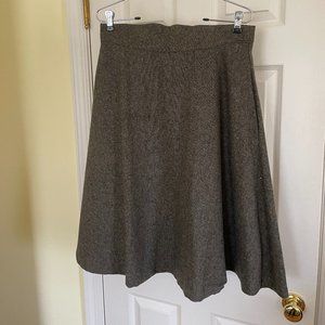 Wool blend A-line skirt with pockets and elasticized waist